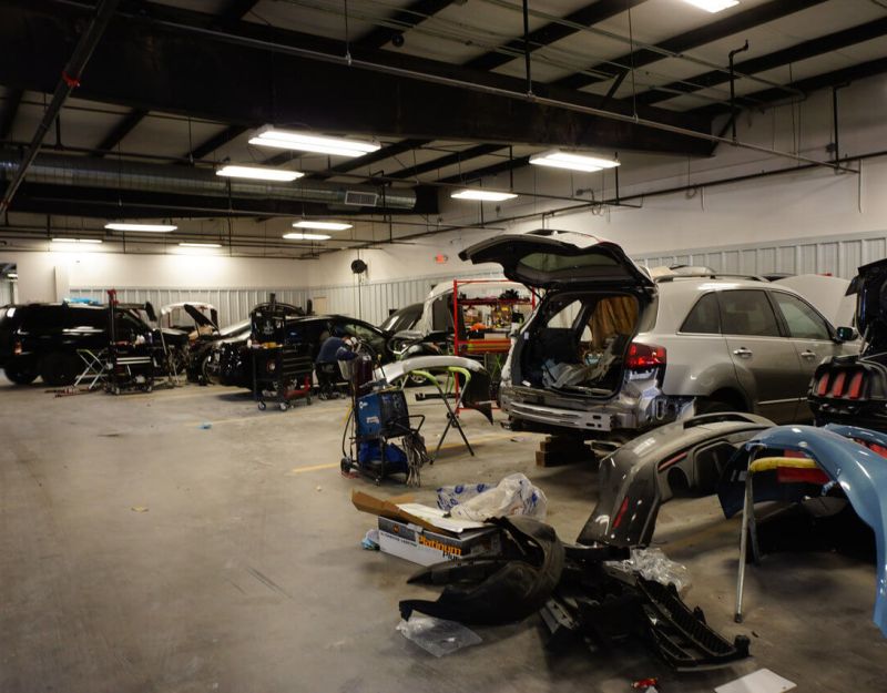 Abuto body repair services shop at Wolfchase.